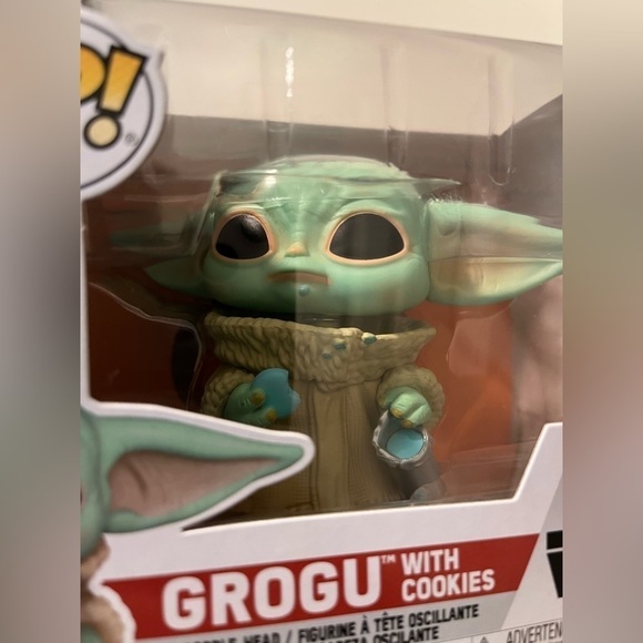 New in box Grogu with cookies Funko Pop - Picture 2 of 3